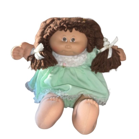 Cabbage Patch Kids Other - Vintage Cabbage Patch Doll Brown Hair Tan Skin Brn Eyes Green Dress and Diaper
